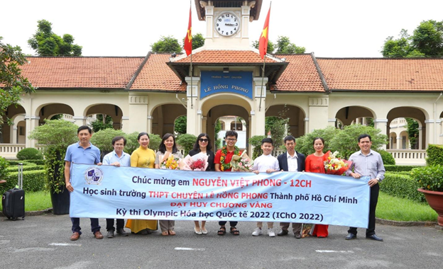 Nguyễn Việt Phong, Trường THPT chuyên Lê Hồng Phong trong ngày về trường Nguyễn Việt Phong, Trường THPT chuyên Lê Hồng Phong trong ngày về trường