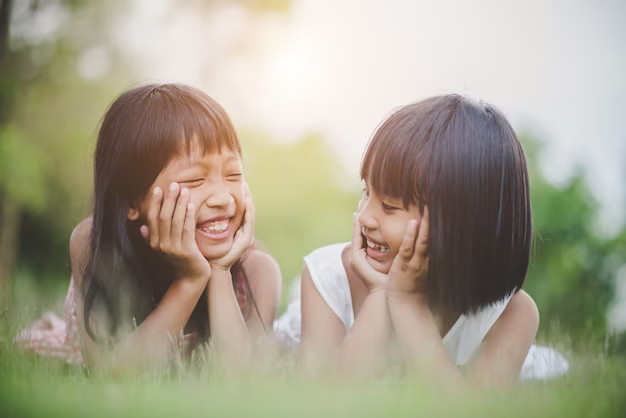 Những đứa trẻ chơi ngoài trời thông minh hơn, hạnh phúc hơn, chú ý hơn và ít lo lắng hơn những đứa trẻ dành nhiều thời gian trong nhà. (Ảnh: ITN). Những đứa trẻ chơi ngoài trời thông minh hơn, hạnh phúc hơn, chú ý hơn và ít lo lắng hơn những đứa trẻ dành nhiều thời gian trong nhà. (Ảnh: ITN).