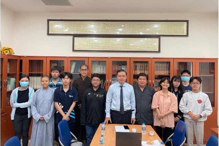 Sinh viên Tôn giáo học tìm hiểu hoạt động doanh nghiệp. Sinh viên Tôn giáo học tìm hiểu hoạt động doanh nghiệp.