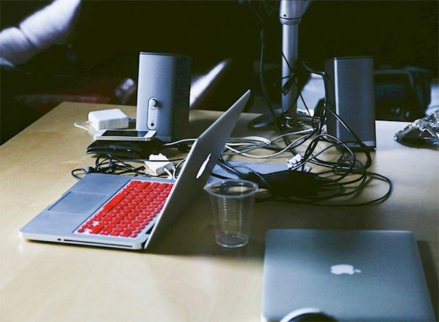 8 sai lầm thường mắc phải khi sử dụng laptop - 6 8 sai lầm thường mắc phải khi sử dụng laptop-6