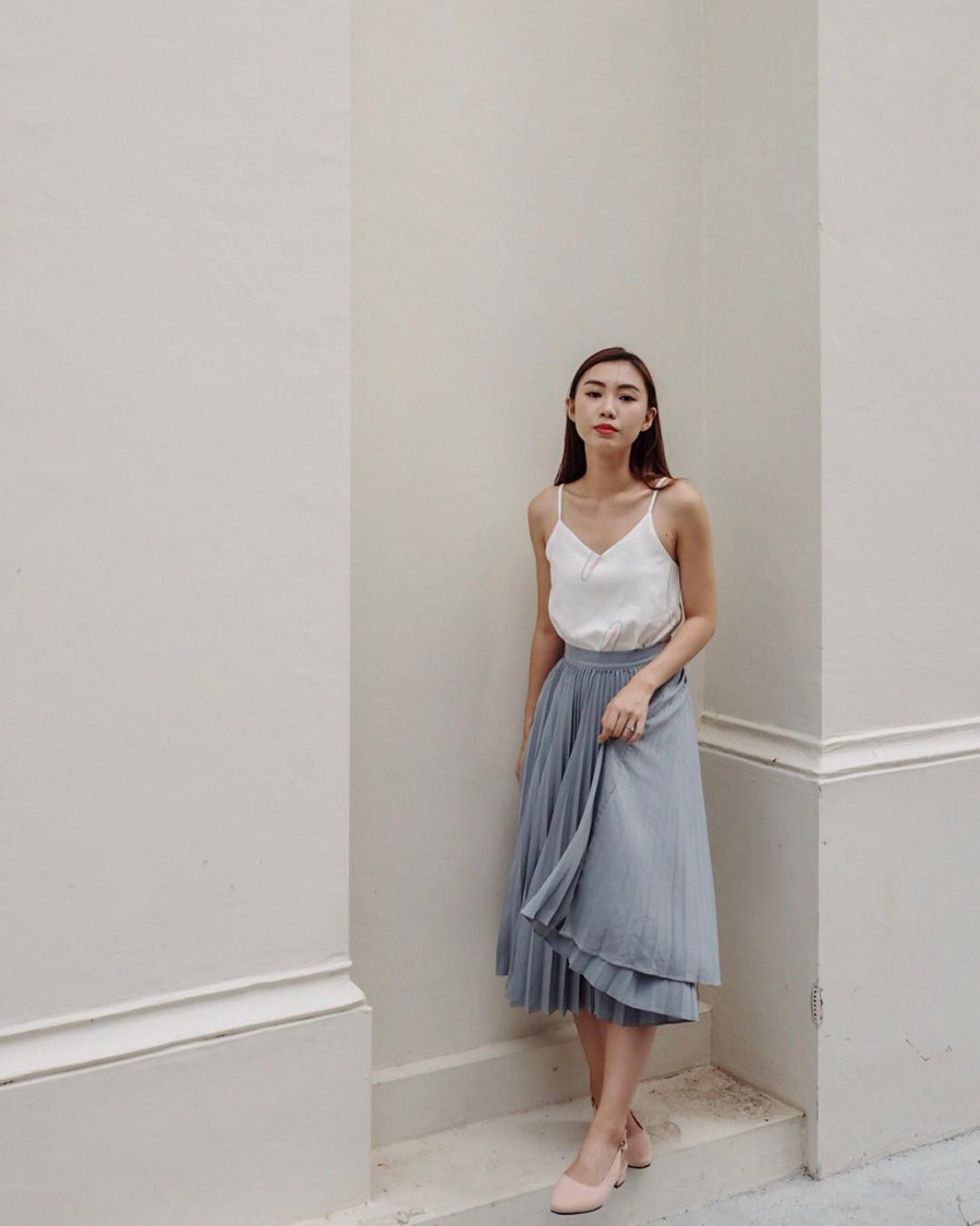 15 cách mix áo hai dây xinh lung linh ảnh 1 Empty