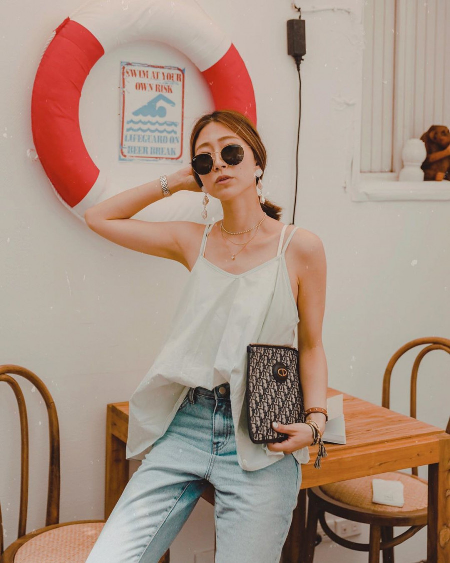 15 cách mix áo hai dây xinh lung linh ảnh 7 Empty