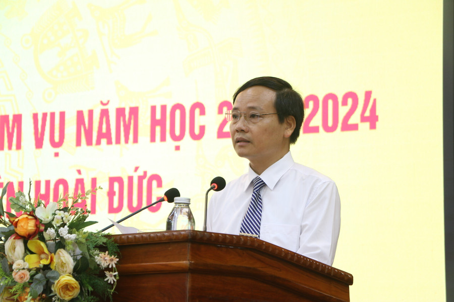 Ông Vương Văn Lâm - Trưởng Phòng GD&amp;ĐT Hoài Đức phát biểu kết luận hội nghị.