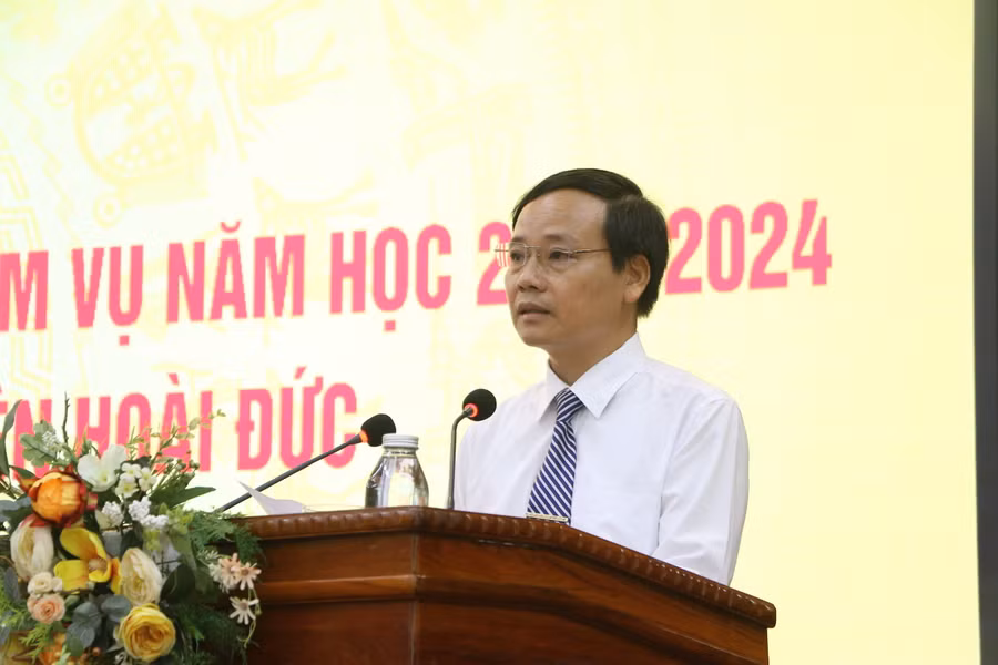 Ông Vương Văn Lâm - Trưởng Phòng GD&amp;ĐT Hoài Đức phát biểu kết luận hội nghị.