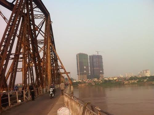 nhảy cầu, Long Biên, nam thanh niên, 1993