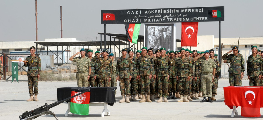 Ankara đang hỗ trợ lực lượng thân Thổ Nhĩ Kỳ xây dựng quân đội, cảnh sát; thành lập chính quyền địa phương để quản lý các vùng đang kiểm soát ở biên giới phía bắc của Syria