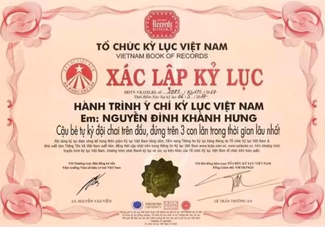 Bằng Kỷ lục gia của Nguyễn Đình Khánh Hưng