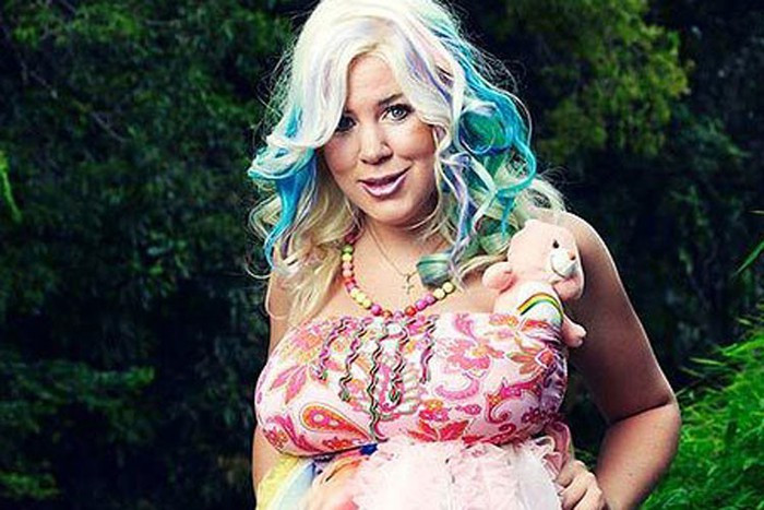 Nhiều sao Hollywood bị nổ túi ngực kinh hoàng như Ivy Trần ảnh 3 Nhiều sao Hollywood bị nổ túi ngực kinh hoàng như Ivy Trần ảnh 3