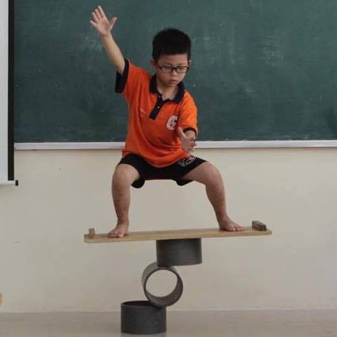 Khánh Hưng trong lúc tập luyện Khánh Hưng trong lúc tập luyện