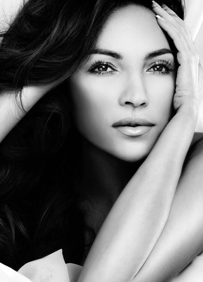 Vẻ đẹp thời đó của Thanh Hà khiến nhiều người phải trầm trồ ngưỡng mộ vì vừa chứa đựng nét ngây thơ vừa quyến rũ, cuốn hút. Vẻ đẹp thời đó của Thanh Hà khiến nhiều người phải trầm trồ ngưỡng mộ vì vừa chứa đựng nét ngây thơ vừa quyến rũ, cuốn hút.