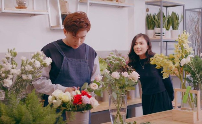 Hình ảnh lãng mạn trong MV mới của Chi Dân. Hình ảnh lãng mạn trong MV mới của Chi Dân.