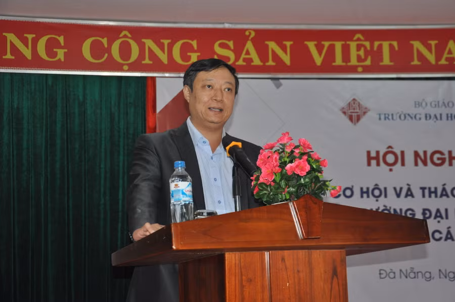 TS.KTS Phạm Anh Tuấn – Hiệu trưởng Trường ĐH Kiến trúc Đà Nẵng phát biểu khai mạc hội thảo.