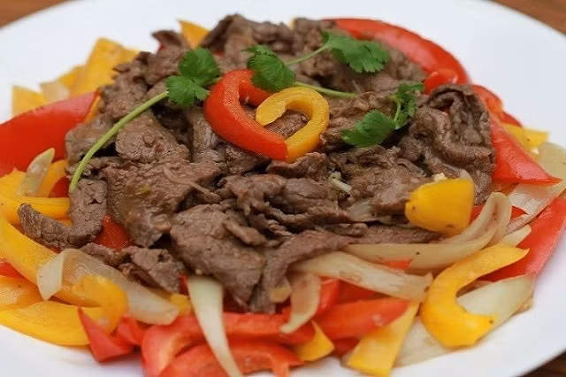 Thịt bò xào thập cẩm thơm ngon không dai