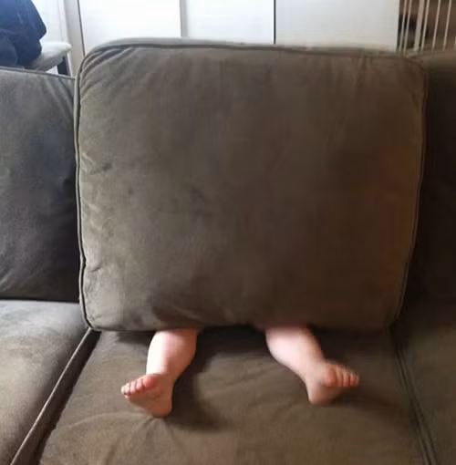 Thế này chắc không ai tìm được mình đâu.