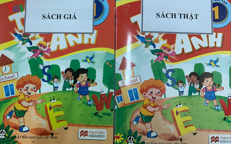 Sách giáo khoa giả và thật rất khó phân biệt.
