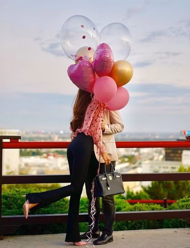 Những bà mẹ showbiz được chồng chiều như bà hoàng, sống trong biệt thự sang chảnh khiến dân tình chỉ biết ghen tỵ