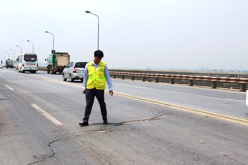 mặt cầu thăng long sửa rồi hỏng ngay là do dùng công nghệ "copy"? hình 1 mat cau thang long sua roi hong ngay la do dung cong nghe "copy"? hinh 1