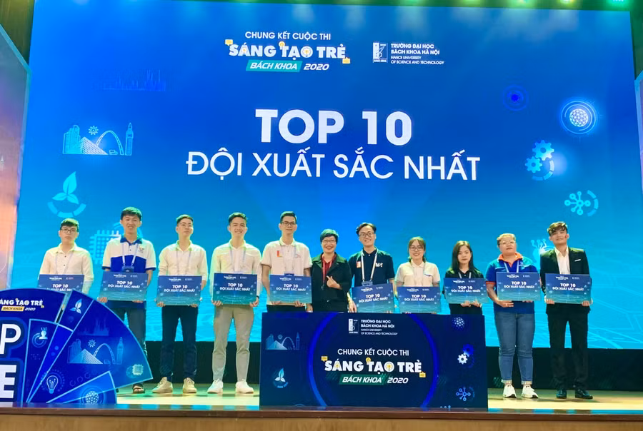 Nhóm sinh viên trường ĐH Nguyễn Tất Thành lọt top 10 đội xuất sắc nhất
