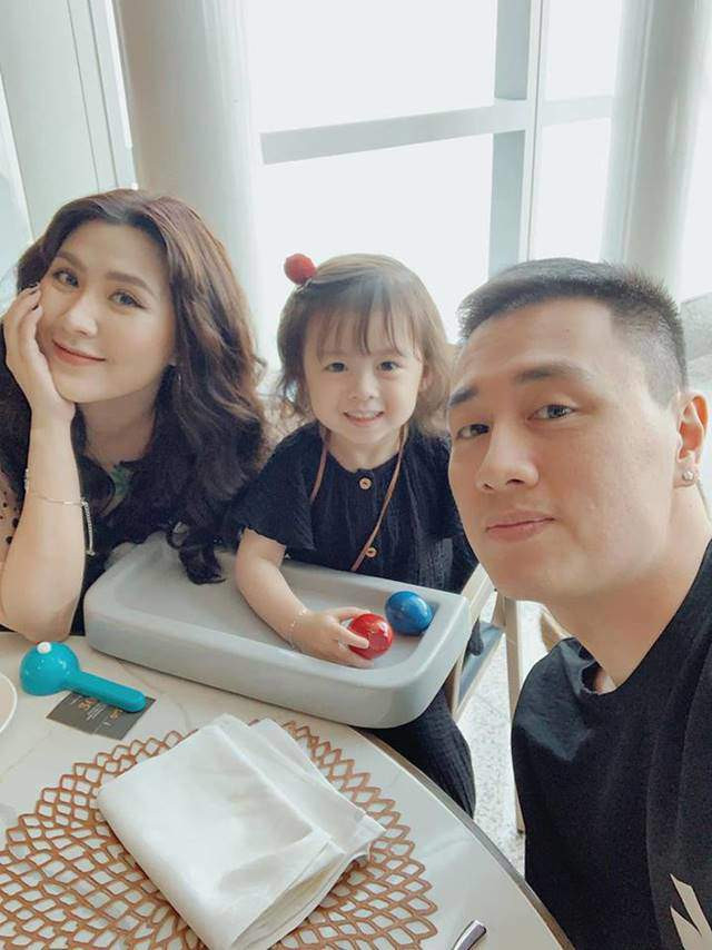 Con gái hot mom Hà Nội sành điệu không kém “tiểu công chúa” nhà Đặng Thu Thảo ảnh 15 Con gái hot mom Hà Nội sành điệu không kém “tiểu công chúa” nhà Đặng Thu Thảo ảnh 15