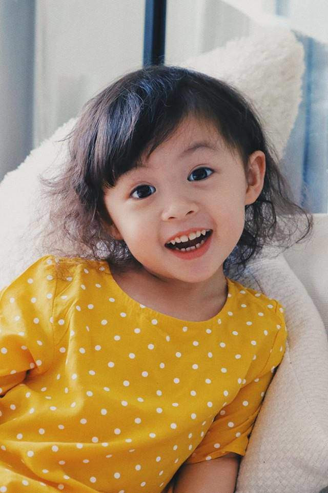 Con gái hot mom Hà Nội sành điệu không kém “tiểu công chúa” nhà Đặng Thu Thảo ảnh 8 Con gái hot mom Hà Nội sành điệu không kém “tiểu công chúa” nhà Đặng Thu Thảo ảnh 8