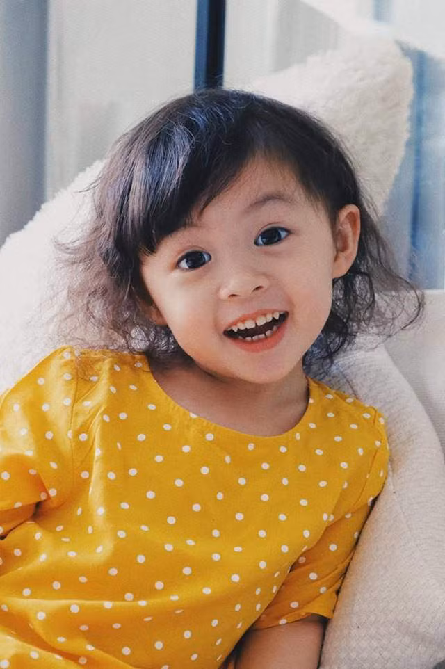 Con gái hot mom Hà Nội sành điệu không kém “tiểu công chúa” nhà Đặng Thu Thảo ảnh 8