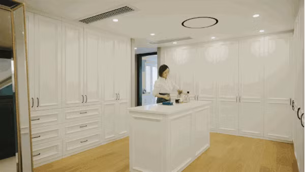 Căn hộ 230m² có view hồ nước cực đẹp của cô gái blogger thời trang - Ảnh 2.