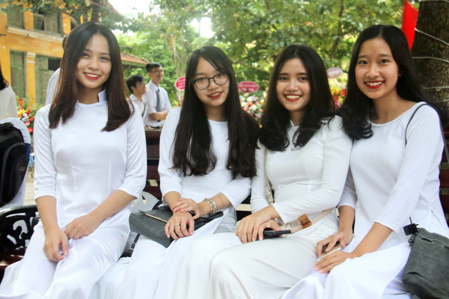 Nữ sinh Trường THPT Chu Văn An (Hà Nội) rạng ngời trong ngày khai giảng sáng 5/9 Nữ sinh Trường THPT Chu Văn An (Hà Nội) rạng ngời trong ngày khai giảng sáng 5/9