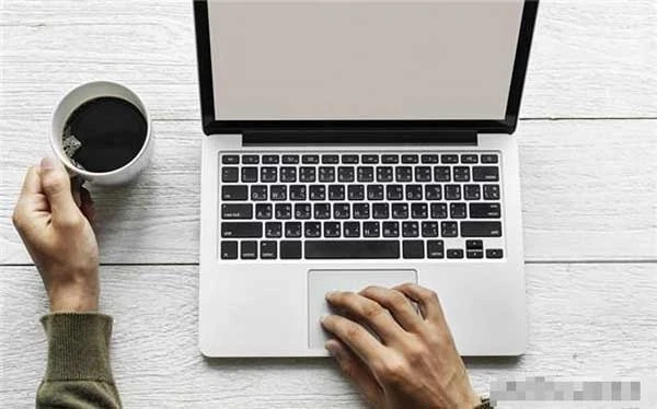 Tê ngón tay là dấu hiệu của những bệnh nguy hiểm mà không phải ai cũng biết (Ảnh minh họa).