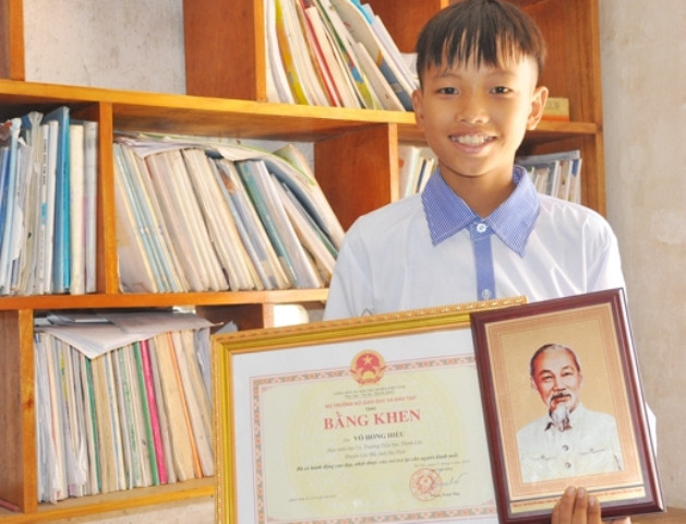 Em Võ Hồng Hiếu