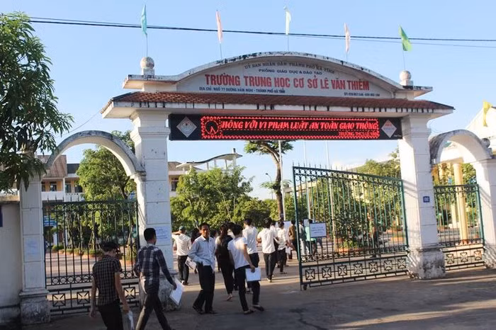 Các trường học được đầu tư mạnh về cơ sở vật chất.