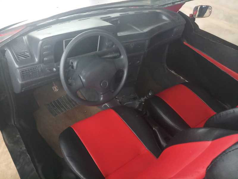 Nội thất bên trong chiếc xe ô tô