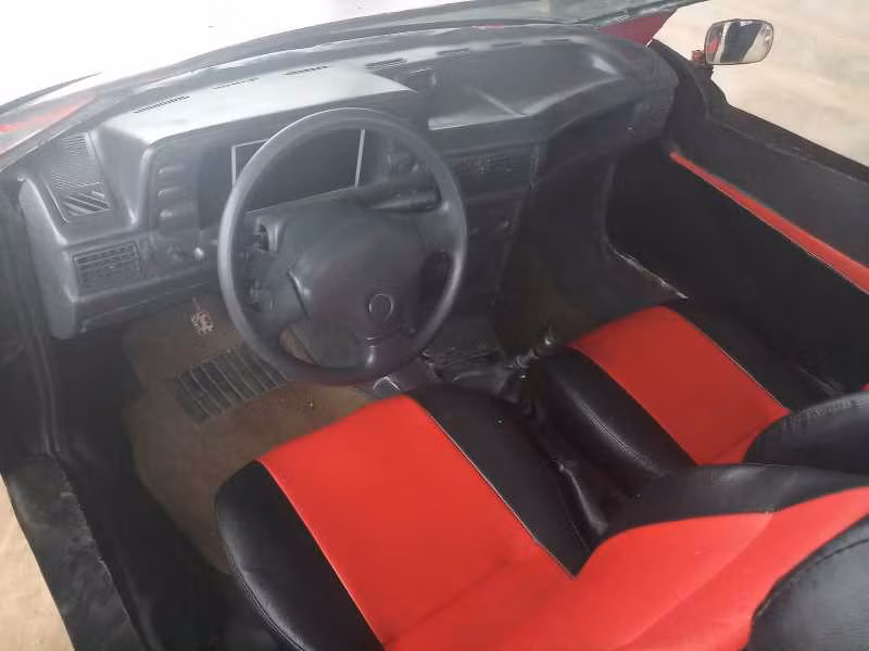 Nội thất bên trong chiếc xe ô tô