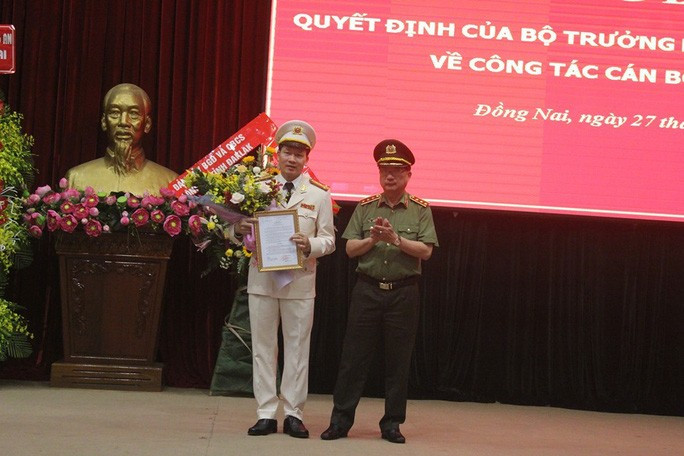 Đại tá Vũ Hồng Văn làm Giám đốc Công an tỉnh Đồng Nai - Ảnh 2. Đại tá Vũ Hồng Văn làm Giám đốc Công an tỉnh Đồng Nai - Ảnh 2.