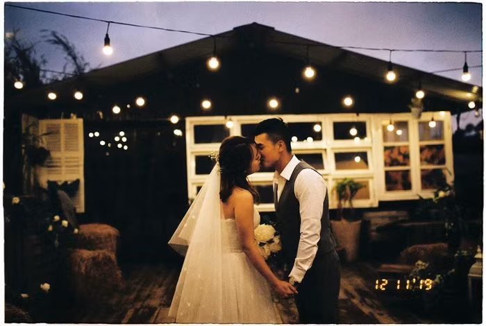 Cái kết viên mãn của cặp đôi sau những ngày “dám nghĩ dám làm” và “dám nắm tay nhau” đi qua giông bão.