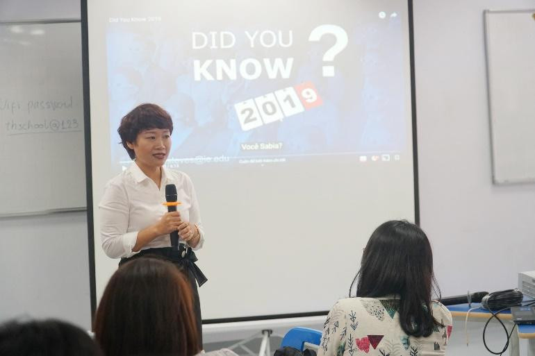 Bà Mai Thúy Hằng – Trưởng phòng Tổ chức & Phát triển nguồn nhân lực, Tập đoàn Sun Group mang đến những thông tin về công việc trong tương lai và những trò chơi tâm lý thú vị