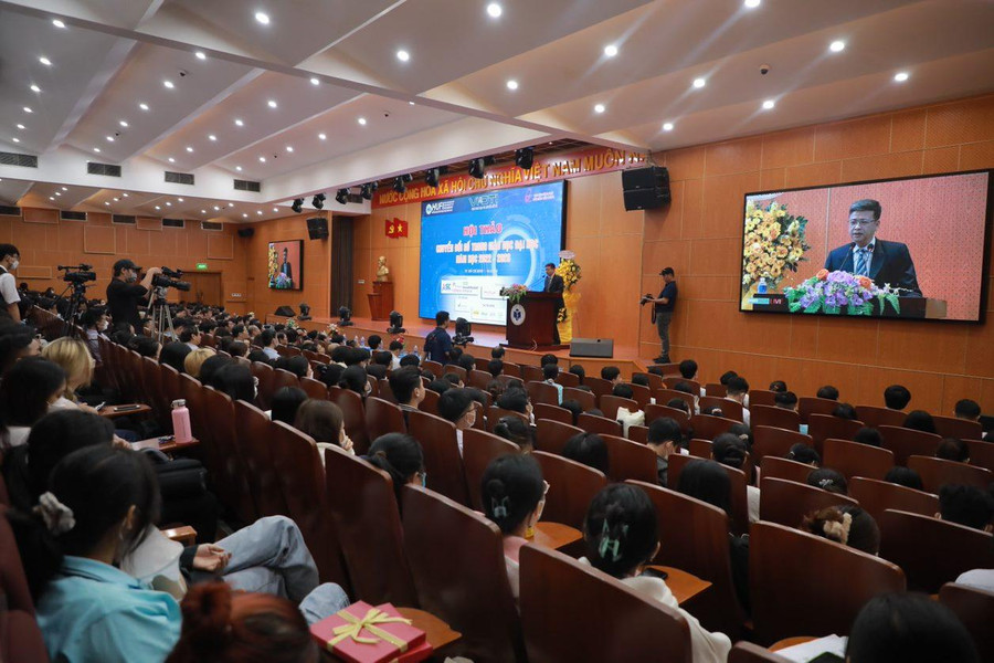 Quang cảnh hội thảo chuyển đổi số trong giáo dục đại học. Quang cảnh hội thảo chuyển đổi số trong giáo dục đại học.