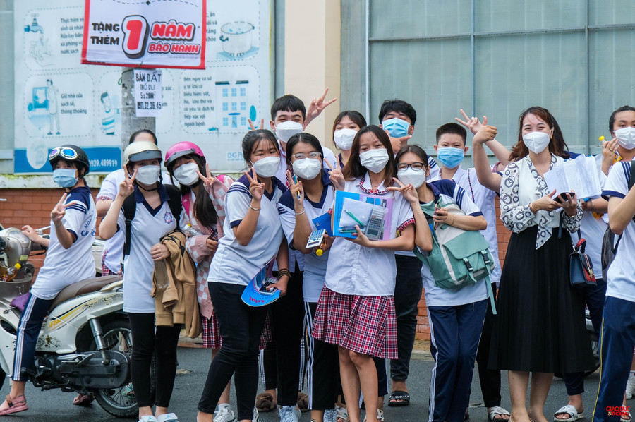 Đa số thầy cô giáo và thí sinh cho rằng đề thi môn Toán có sự phân hoá cao Đa số thầy cô giáo và thí sinh cho rằng đề thi môn Toán có sự phân hoá cao