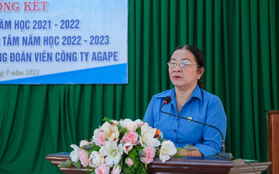Bà Huỳnh Thị Hiền, Phó Chủ tịch LĐLĐ thành phố Cần Thơ ghi nhận và biểu dương công đoàn ngành GD&ĐT thành phố. Bà Huỳnh Thị Hiền, Phó Chủ tịch LĐLĐ thành phố Cần Thơ ghi nhận và biểu dương công đoàn ngành GD&ĐT thành phố.