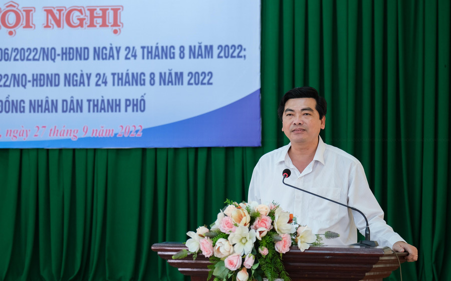 Ông Trần Thanh Bình, Giám đốc Sở GD&ĐT TP Cần Thơ phát biểu chỉ đạo hội nghị. Ông Trần Thanh Bình, Giám đốc Sở GD&ĐT TP Cần Thơ phát biểu chỉ đạo hội nghị.