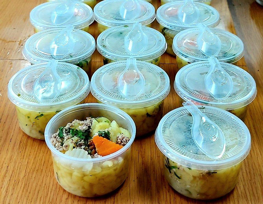 Nhà trường hỗ trợ bữa ăn sáng sáng ngon, dinh dưỡng và an toàn vệ sinh thực phẩm.