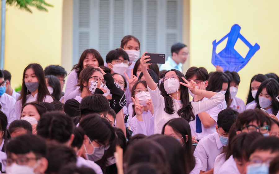 Học sinh phấn khởi, vui tươi trong ngày khai giảng năm học mới 2022-2023.