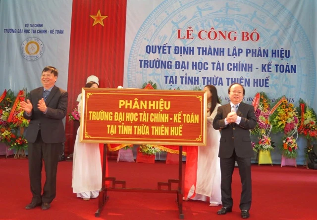 Phân viện Trường Đại học Tài chính - Kế toán được thành lập góp phần quan trọng vào việc đào tạo cán bộ về tài chính, kế toán tại Khu vực miền Trung