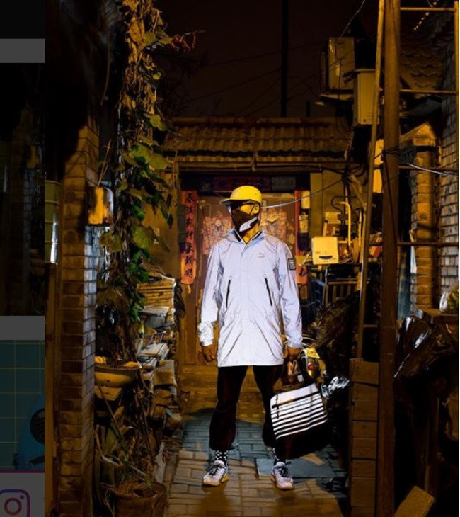 Tuyển tập những mẫu khẩu trang cực chất được làm từ giày thể thao - Ảnh 15.