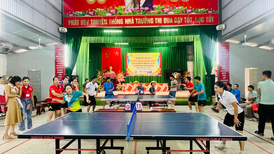 Các vận động viên tham gia tranh tài ở bộ môn Bóng bàn. Các vận động viên tham gia tranh tài ở bộ môn Bóng bàn.