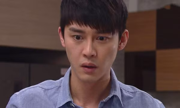 Chồng đi lắp thiết bị điện nước, chụp ảnh vòi nước vừa lắp về cho vợ yên tâm, nào ngờ khi về tới nhà thì nhận ngay lá đơn ly hôn-1