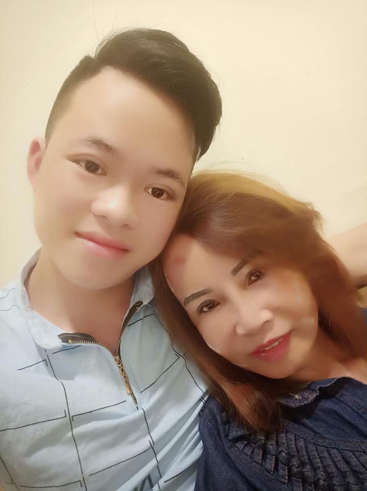 Cặp đôi chứng minh tình yêu của họ là tình yêu đích thực. Cặp đôi chứng minh tình yêu của họ là tình yêu đích thực.