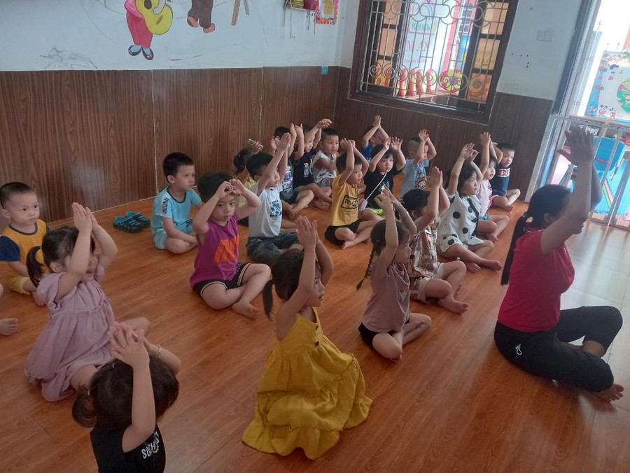 Nhiều cơ sở mầm non ngoài công lập hoạt động trở lại sau dịch Covid-19 đối mặt với nhiều khó khăn.