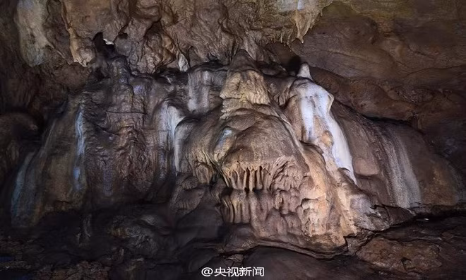 Trung Quốc phát hiện cụm hố sụt sâu hơn 100m ảnh 5