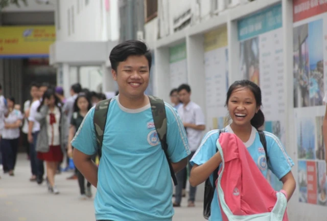 Cảm xúc giáo viên: Đề thi Ngữ văn quá GẦN GŨI