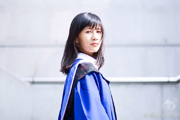 Lễ tốt nghiệp toàn mỹ nữ của "lò đào tạo minh tinh" Trung Quốc